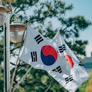 South Korea Regulator Seeks Ban on Crypto Purchases With Credit Cards