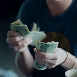 Unibot Boosts Token Value With Solana Ecosystem Draw