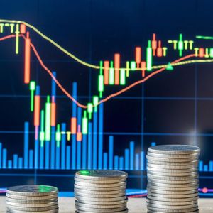 Solana Leads Gains in Crypto Majors, Bitcoin Metric Suggests Low Retail Growth