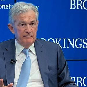 Risk Assets Like Bitcoin Are Defying Low Fed Rate Cut Expectations: Analyst