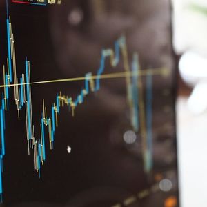Bitcoin Steady Over $52K;Traders Target $55K in Short-Term