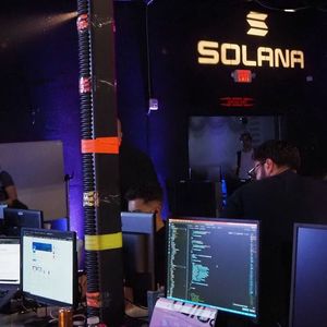 Solana-Based Memecoins Surge as SOL Jumps 38% From Monday's Lows