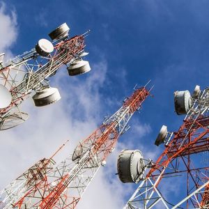 Unreliability, High Prices, and Security Breaches: Can DePIN Fix Telecom?