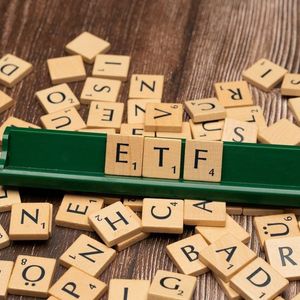 Bitcoin ETF Daily Inflow Hits $556M as BTC Appears Primed for Breakout