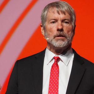 MicroStrategy's 'Nav Premium' Shouldn't be Feared, Says Benchmark, Raising Price Target to $245
