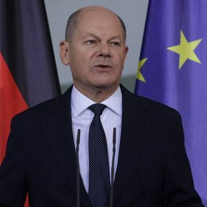 German Chancellor Scholz Calls Snap Election as Coalition Government Collapses