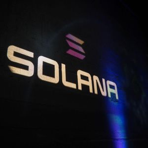 Solana’s SOL Surges After Blockchain's Foundation Delays Plan to Unstake Tokens