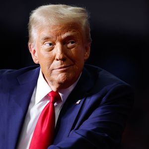 Crypto Holds as TradFi Sinks on Latest Trump Tariff Threat