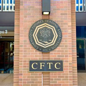 FTX Withdraws US CFTC Derivatives Clearing Plan: Bloomberg