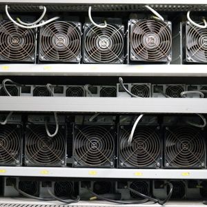 Bitcoin Miner Cathedra Slashes Payroll Costs by Two-Thirds With Job, Salary Cuts