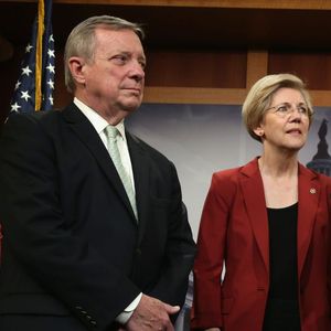 US Senators Warren, Durbin Probe FTX Collapse