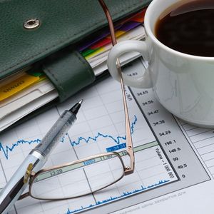 Forecasting Fed-Induced Price Swings in Bitcoin, Ether, Solana and XRP