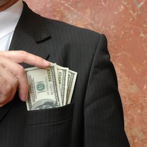 Dogecoin, Cardano and Solana Slump as Crypto Majors See Profit-Taking After Week-Long Rally