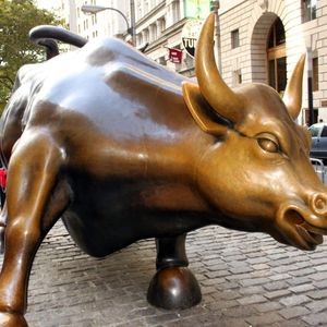 VivoPower Raises $121M to Launch XRP Treasury Strategy With Saudi Royal Backing