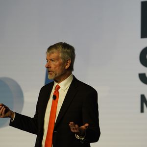 Strategy Chair Michael Saylor Shares ‘21 Ways to Wealth’ in Vegas Keynote