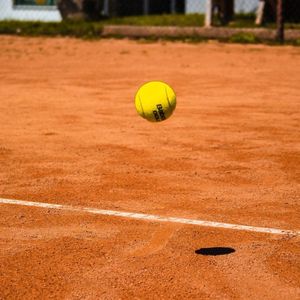 SOL, XRP, DOGE Lead Altcoin Recovery After $1B Weekend Liquidation