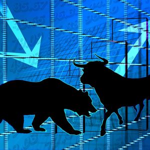 Bitcoin Rally Stalls as Long-Term Holders Cash Out