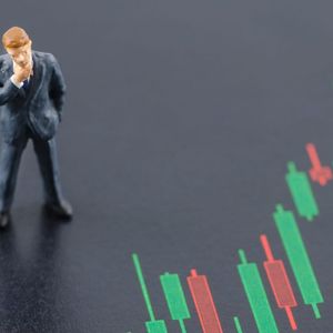 Bitcoin Struggles to Hold $115K; Solana, Dogecoin Show Relative Strength as Risk-Off Sentiment Lingers