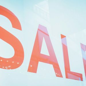 Bargain Hunters Emerge as Bitcoin Remains Under Pressure: Crypto Daybook Americas