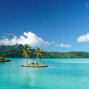 Rich Bitcoiners Are Reportedly Spending BTC on Luxury Holidays: Does This Really Make Sense?