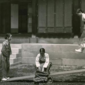 Crypto Markets Today: BTC, ETH Hold Gains as Aster’s Leverage-Fueled Volume Hits $64B