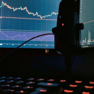 Crypto Markets Today: Market Rallies, Altcoins Lead Gains; Zcash Hits 16-Month High