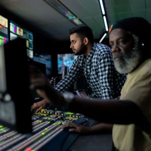 How Bitcoin and XRP Traders Are Positioning Themselves in a Choppy Market Environment