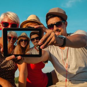 Farcaster Switches to Wallet-First Strategy to Grow its Social App