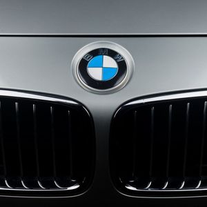 BMW Taps JPMorgan for First Onchain Programmable FX Payment