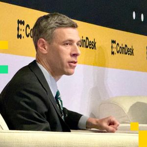 U.S. Banking Regulator Warns Wall Street on 'Debanking,' Claims Practices 'Unlawful'