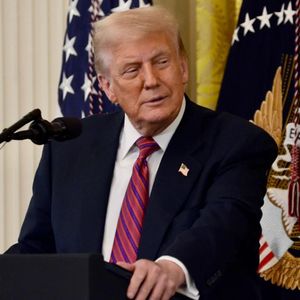 Bitcoin holds near $91,000 as market awaits Trump tariff ruling: Asia Morning Briefing