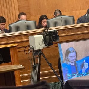 Senate's Warren: WLFI-tied bank application should be halted until Trump divests