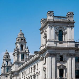 The UK government says banks need to stop blocking crypto firms if the country wants to become a digital hub