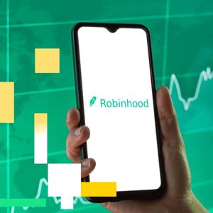 Analysts react as Robinhood slumps 10%, with slowdown in crypto trading weighing on results