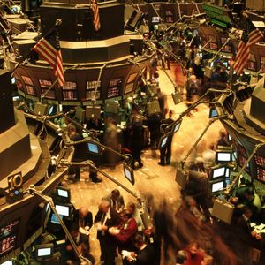 Institutional investors may be buying the dip as traders pour $1.7 billion into spot bitcoin ETFs