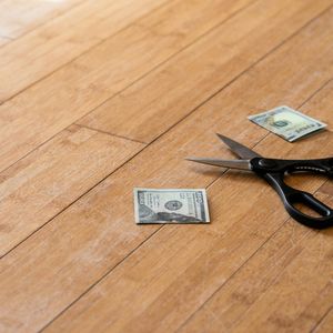 Scroll moves to cut costs after top protocol migrates to Optimism