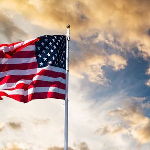 美国政府从英特尔公司手中获得265亿美元的收益，股价上涨22%