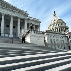 Coinbase bulls point to crypto legislation and stablecoins after earnings miss