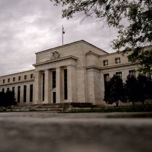 Tokenized Treasuries hit $15 billion as bitcoin stalls, Fed rate-rise concerns build