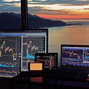 Bitcoin investors yanked $635 million from spot ETFs in a day. Here's what it means for price
