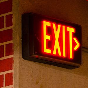 BTC, ETH, SOL and XRP ETFs bleed $4.4 billion over 13 sessions, only HYPE in green