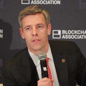 OCC chief says Democrats applying sole political pressure in World Liberty charter choice