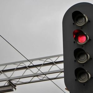The bond market is flashing a clear signal on interest rates. Bitcoin bulls should take note