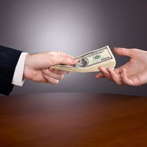 XRP holders can now borrow RLUSD on Ethereum through $280 million lending pool
