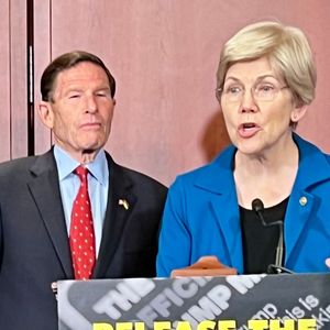 Clarity Act sits idle over Trump ethics question as Warren asks SEC to investigate him
