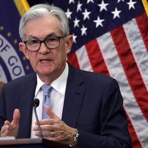 Bitcoin Holds Steady Above $17K, US Dollar Tepid Ahead of Powell Speech