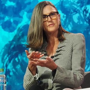 First Mover Americas: Cathie Wood Doubles Down on Coinbase