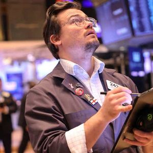 Nasdaq, S&P 500 and Dow futures dip ahead of payrolls data