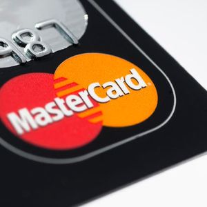Mastercard partners with Chainlink to let cardholders buy crypto onchain via fiat-to-crypto conversion