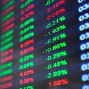 Futu gains on earnings beat as crypto surge, market turmoil fuel 20% U.S. trading jump